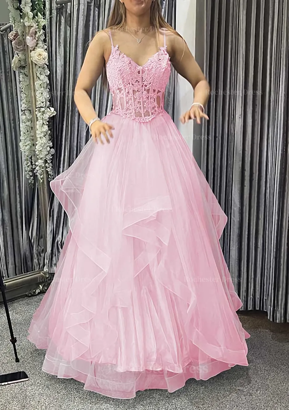 A-line V Neck Sleeveless Long/Floor-Length Tulle Charmeuse Prom Dress With Appliqued Lace