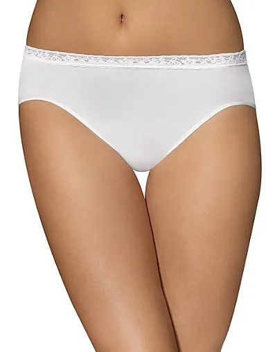 Bali Comfort Revolution Seamless Lace Hi Cut Panty