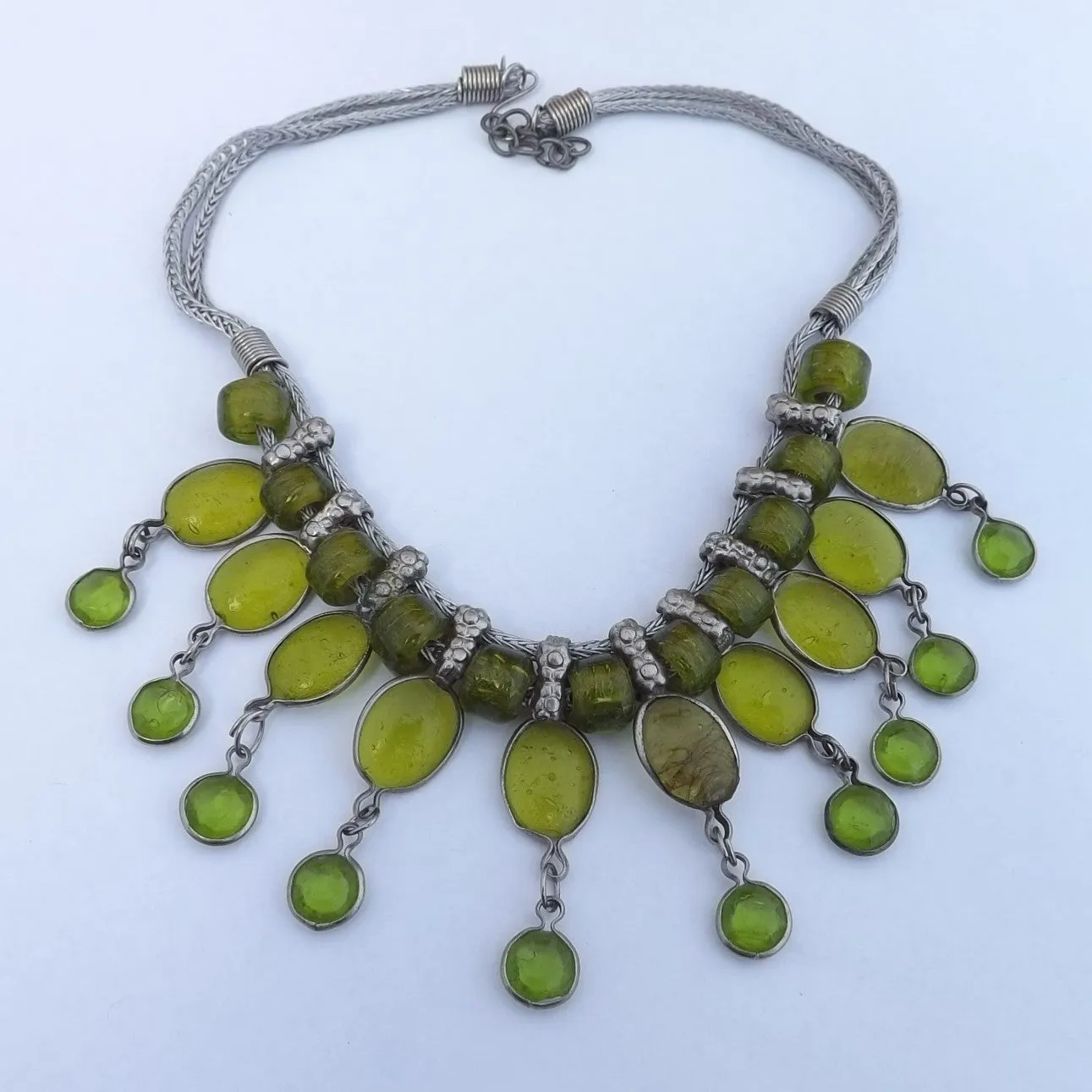 Green Glass & Silver Tone Vintage Collar Necklace