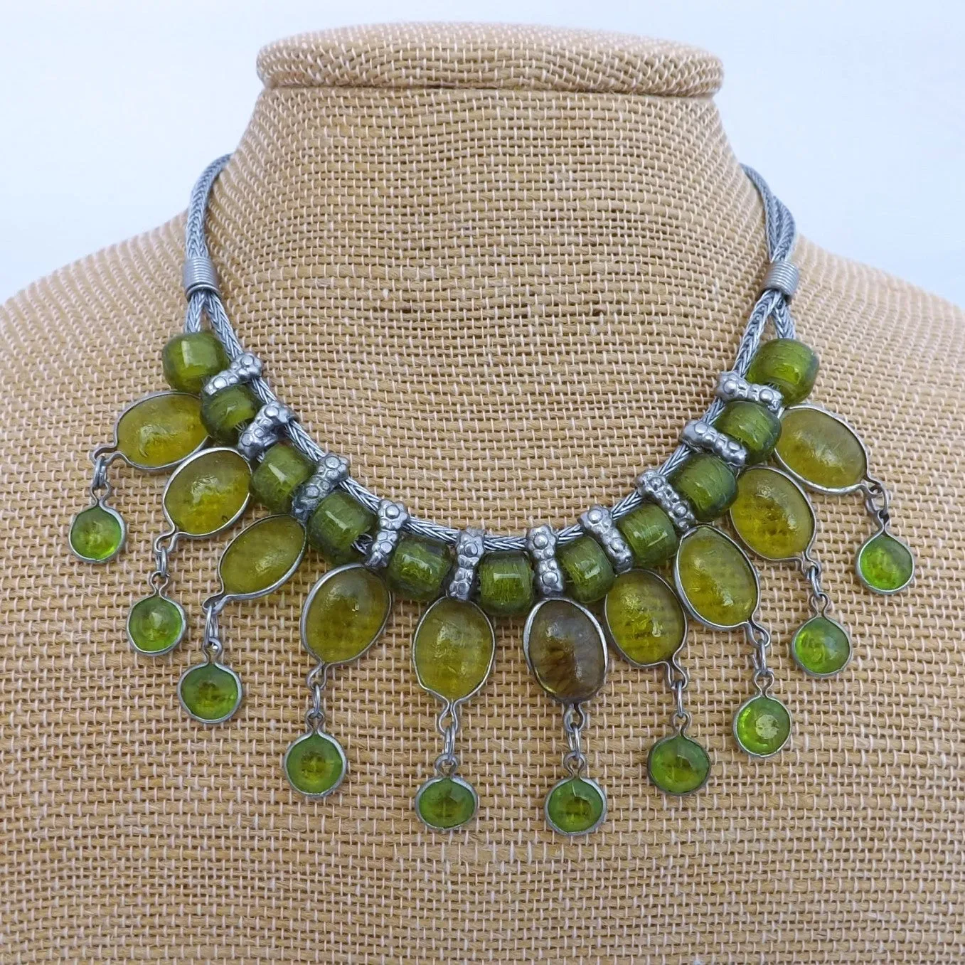 Green Glass & Silver Tone Vintage Collar Necklace