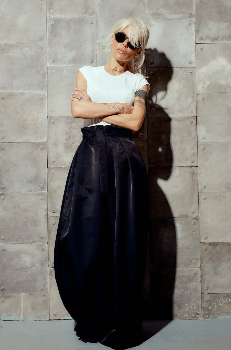 High-Waist Skirt in Black