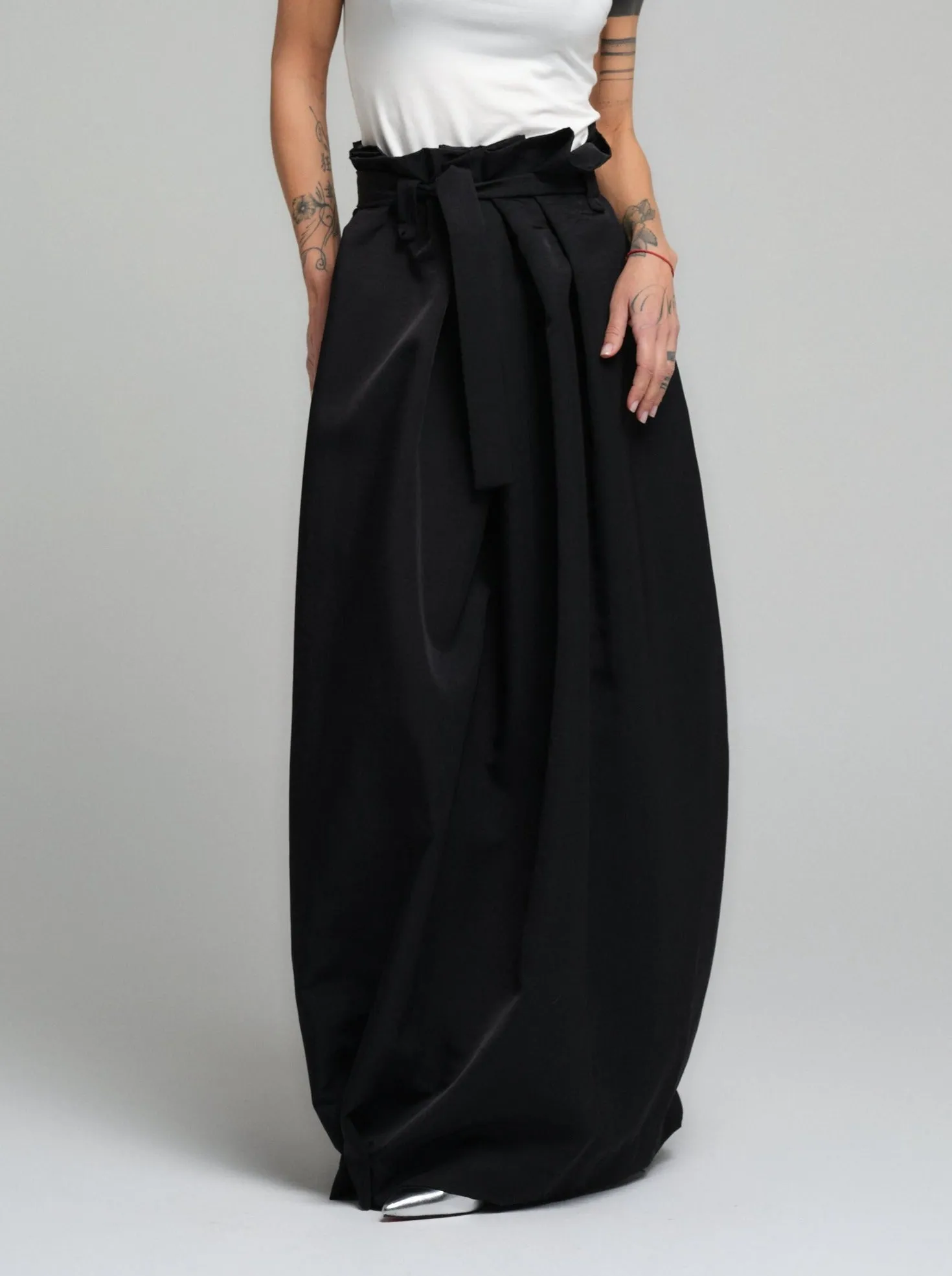 High-Waist Skirt in Black
