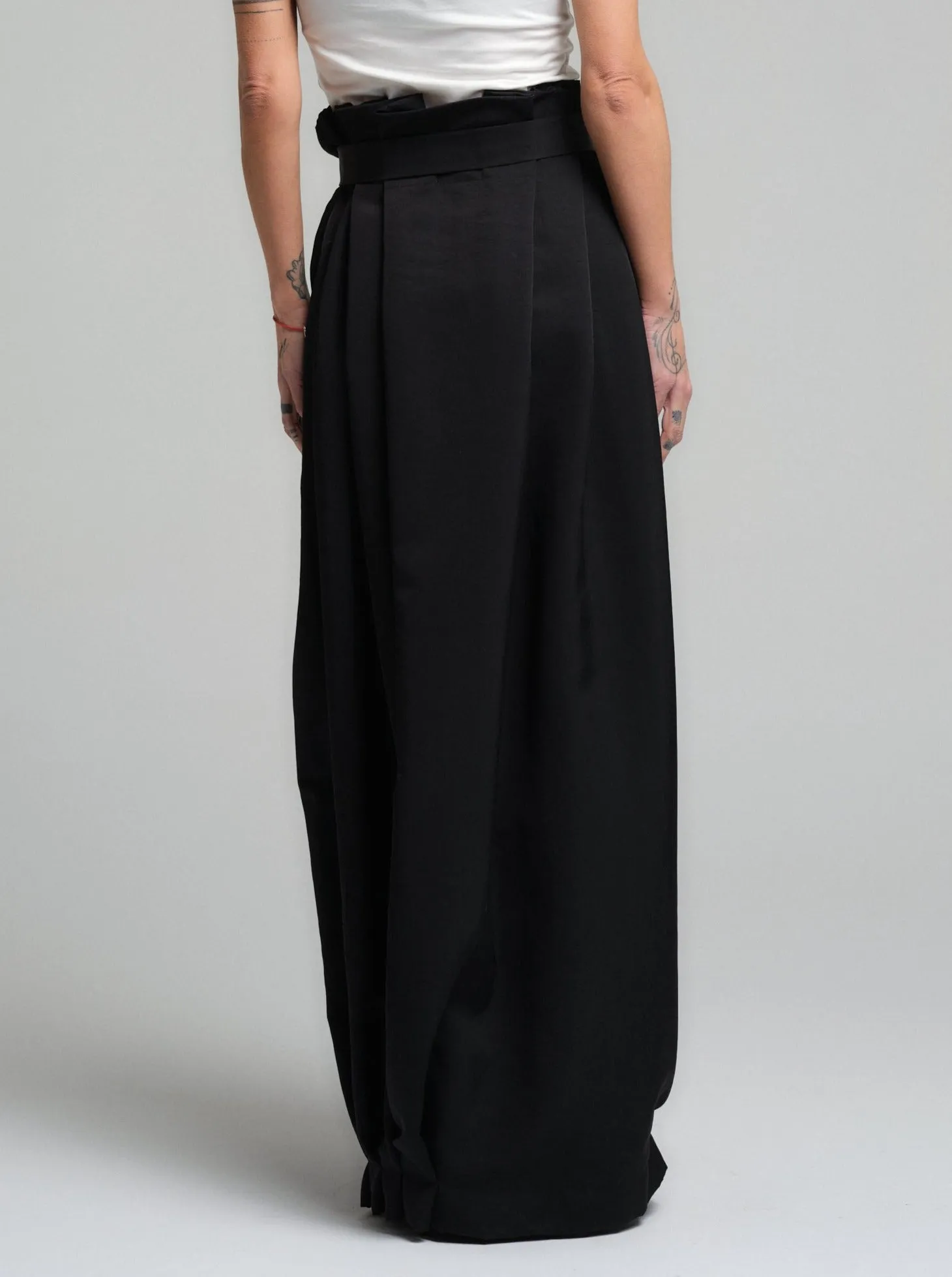 High-Waist Skirt in Black