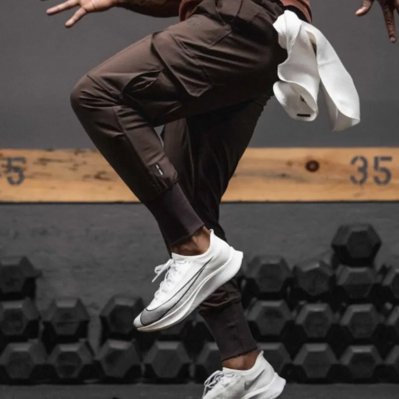 Men's Modern Jogger Cargo Pants with Large Pockets | Perfect for All Seasons