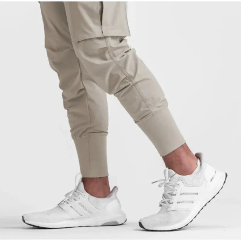 Men's Modern Jogger Cargo Pants with Large Pockets | Perfect for All Seasons