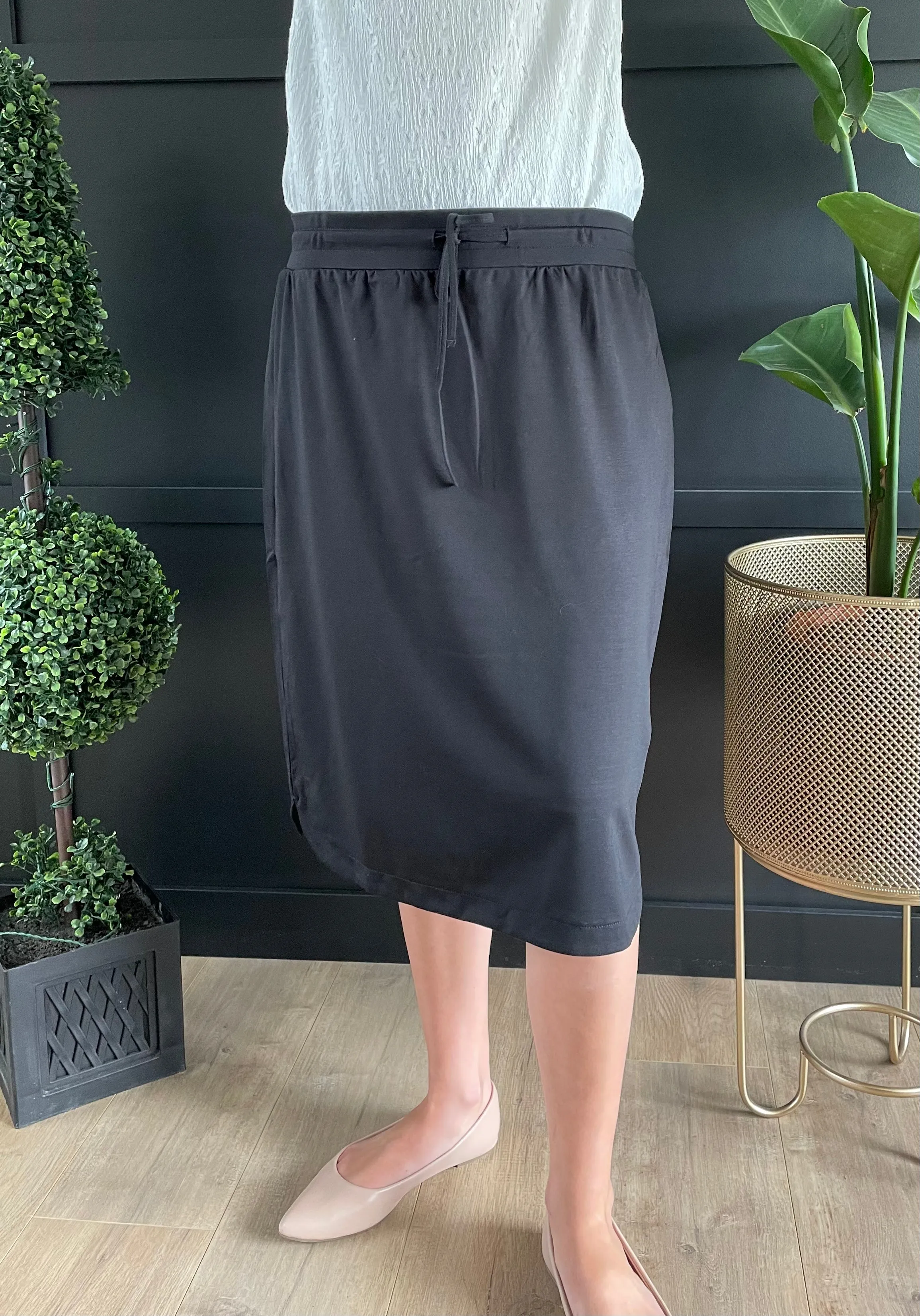 "Sarah" Skirt in Black