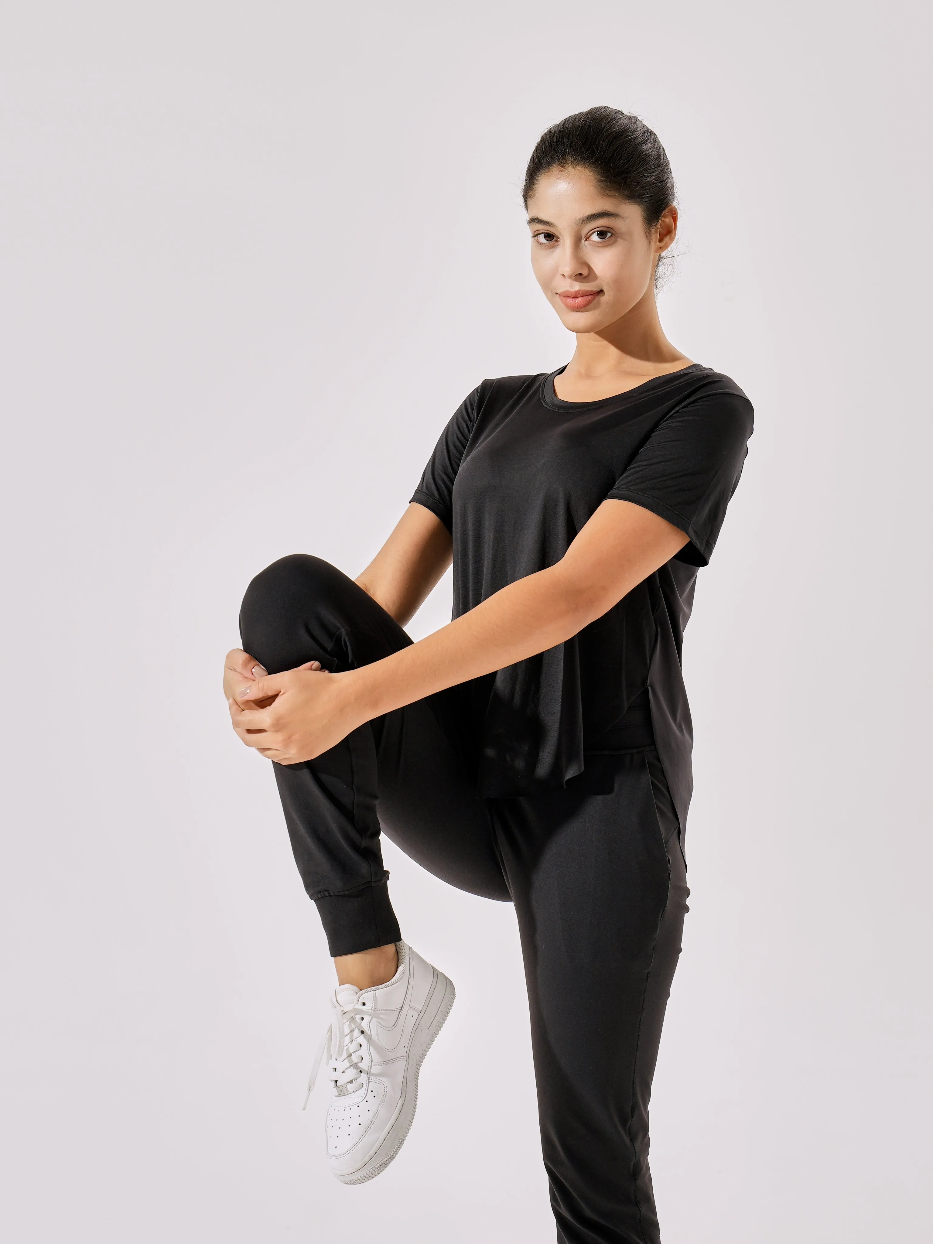 Tangs Display - Cooling & Buttery Soft Velvet Joggers With Cuffs